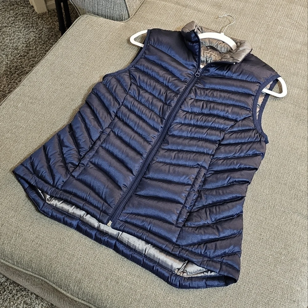 Bernardo Goose Down Dark Blue Gray Outdoor Cozy Puffer Vest Size Small - Picture 2 of 7